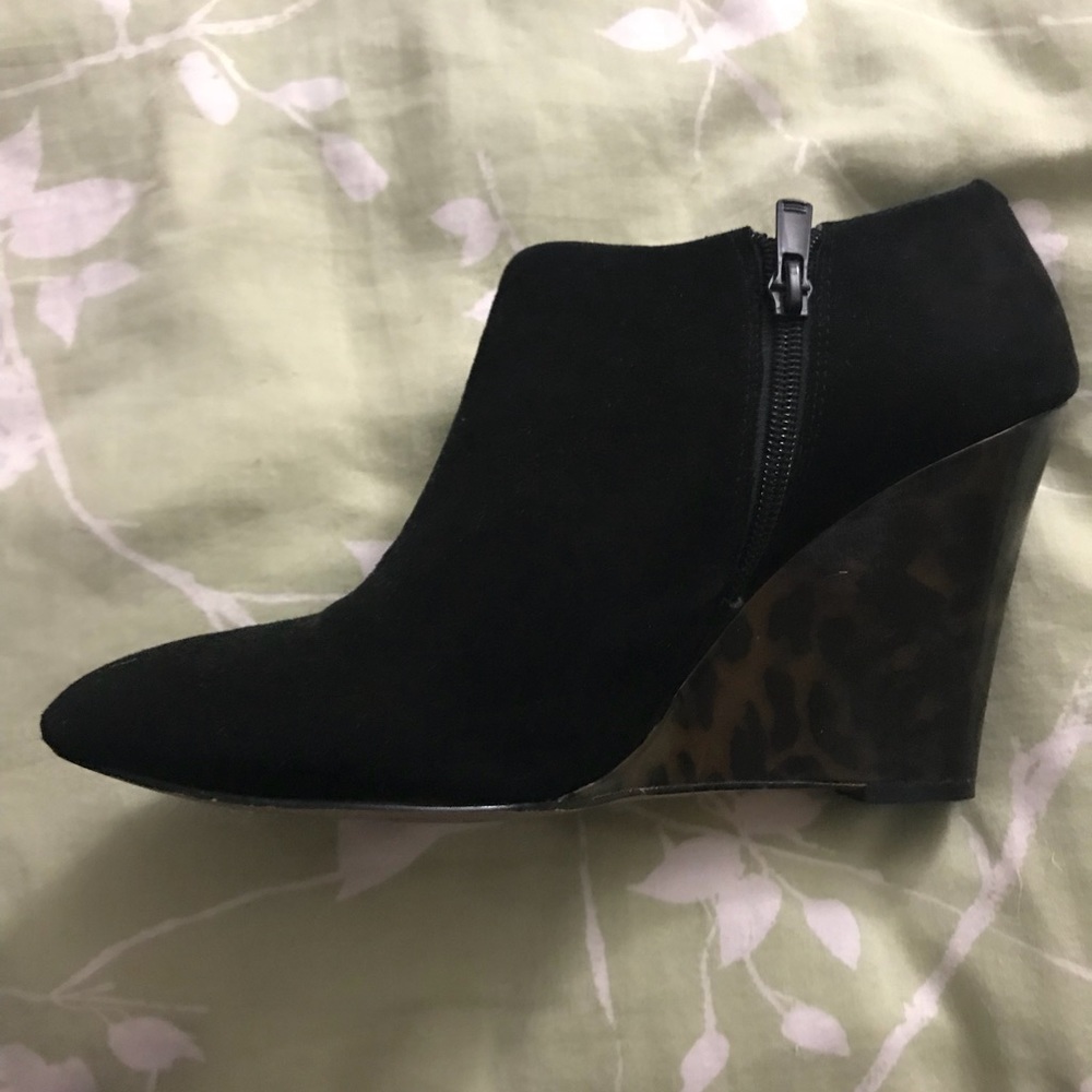 Ann Taylor Leopard Print Booties